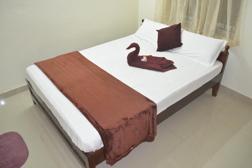 Jp Nivaas Guest House 马伊拉杜图赖 外观 照片