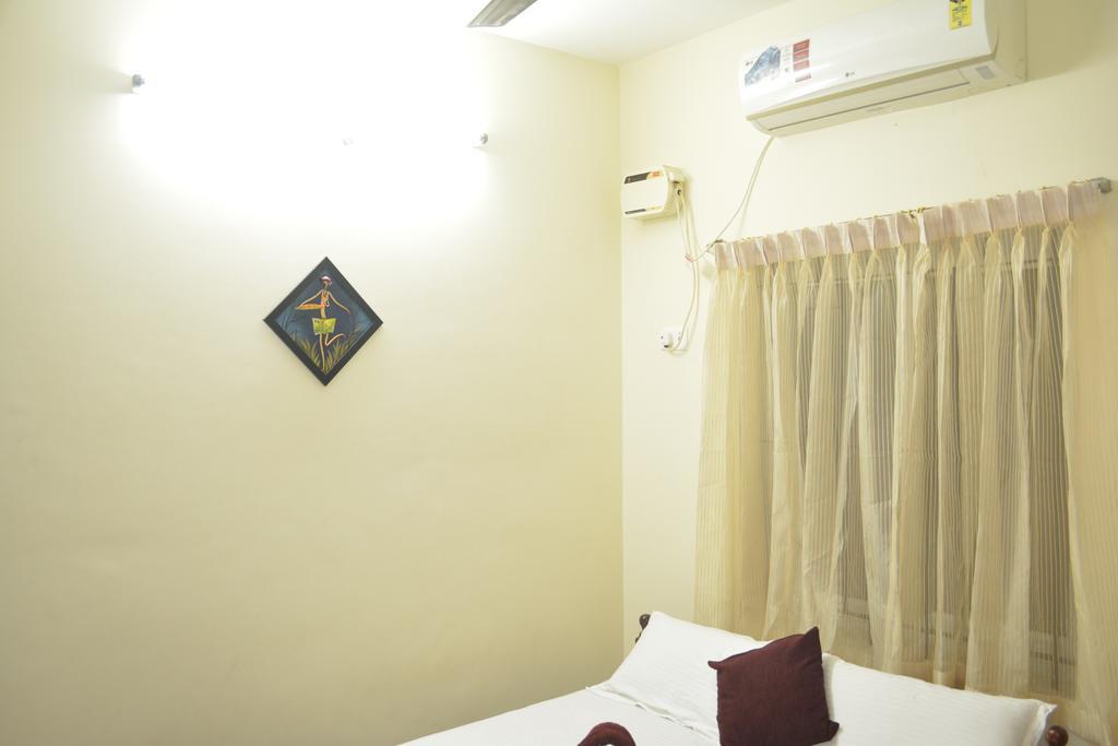 Jp Nivaas Guest House 马伊拉杜图赖 外观 照片