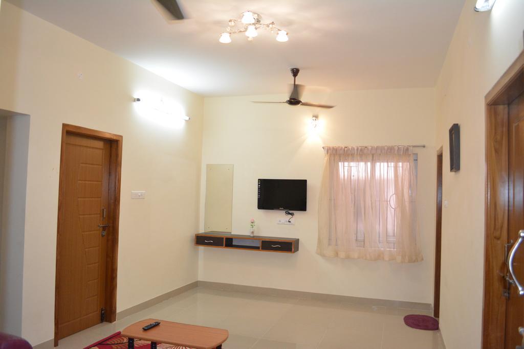 Jp Nivaas Guest House 马伊拉杜图赖 外观 照片