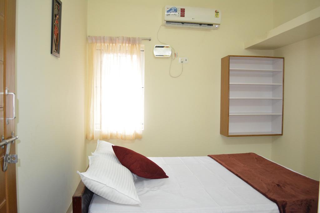 Jp Nivaas Guest House 马伊拉杜图赖 外观 照片